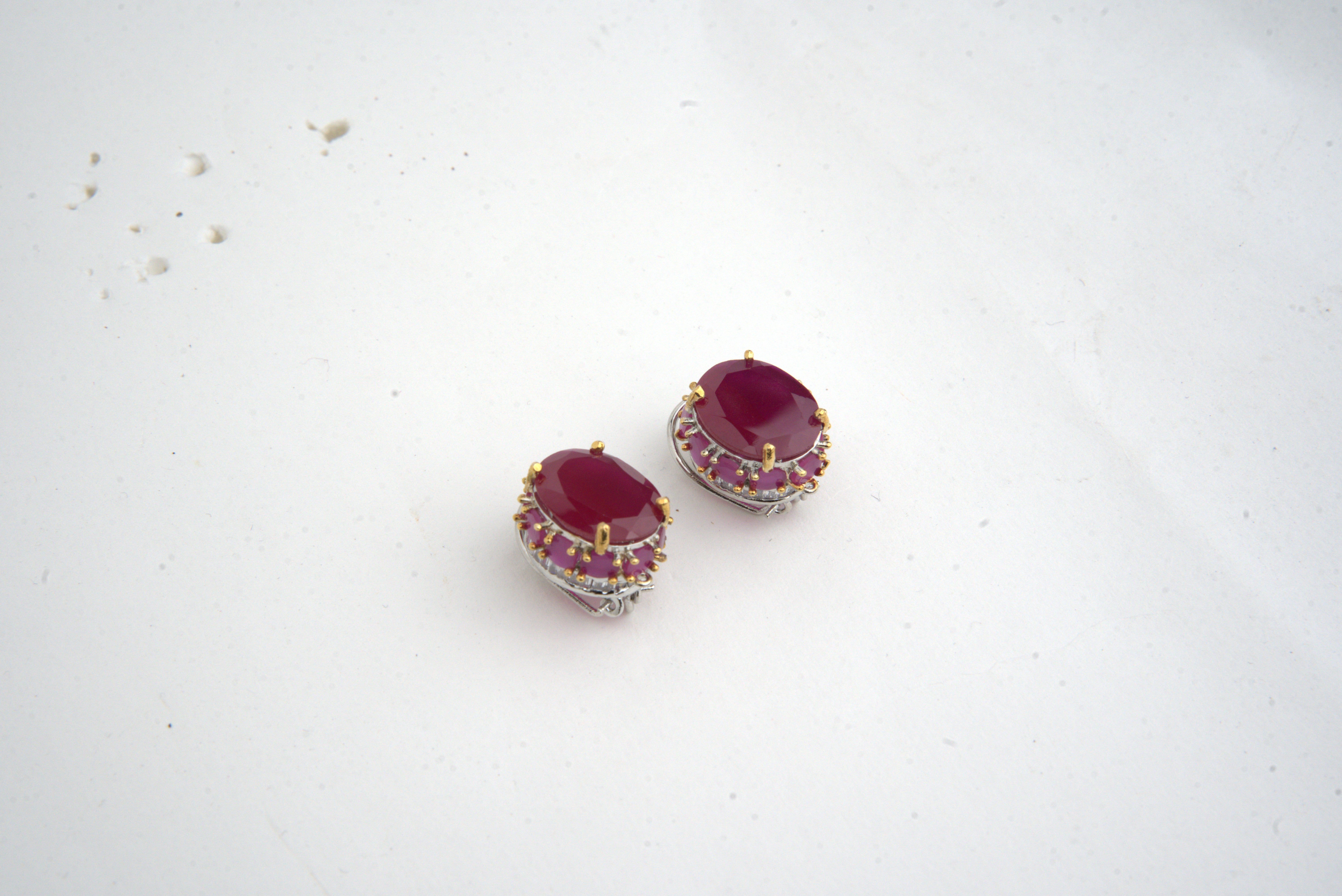 Svara - Reddish Magenta